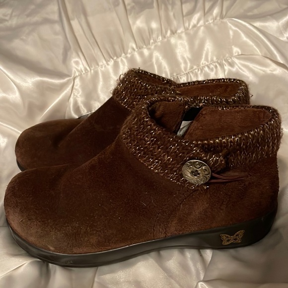 Alegria Shoes - Algeria brown slip ins size 38